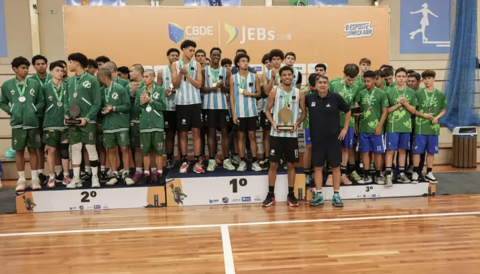 Atletas da Escola Estadual Adir Teixeira de Oliveira, de Ponta Porã. Foto: © Valter Campanato/Agência Brasil