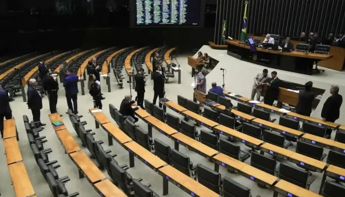 Comissão de Constituição e Justiça vota proposta que reduz jornada de trabalho. – Foto: Lula Marques/Agência Brasil