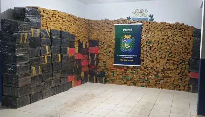 Drogas apreendidas no interior do tanque. (Foto: Divulgação/PMMS)